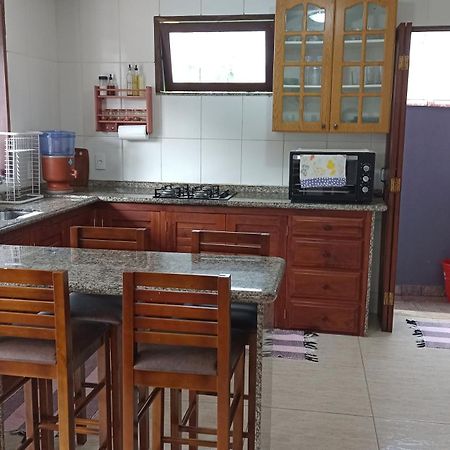 Casa Roxa Com Piscina Em Condominio Araquari Pokoj fotografie